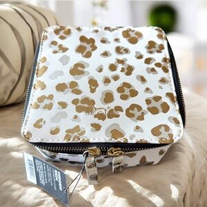 Scout Hidden Gems gold / White Kitty Glitter travel jewelry case with 3 pouches